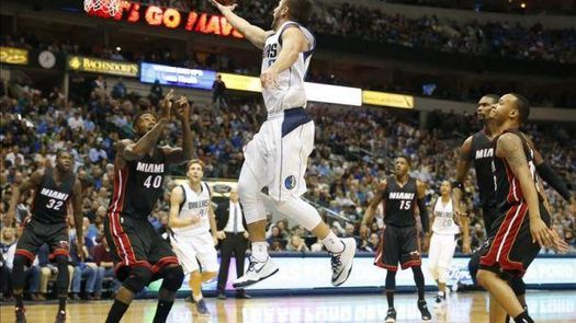 Warriors pierden el invicto; destacan los Raptors; los Lakers logran su primer triunfo