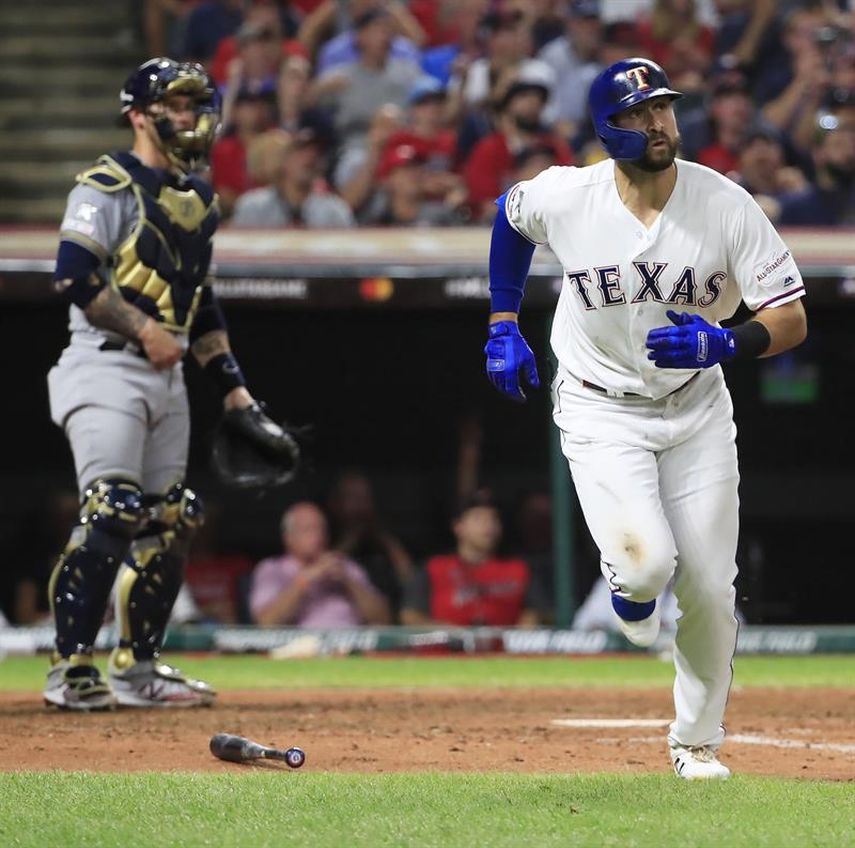 8-3. El bateo poderoso y oportuno de Gallo y Lowe destrozan a Atléticos