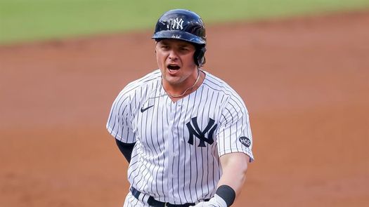 5-2. Voit dirige el ataque de los Yanquis