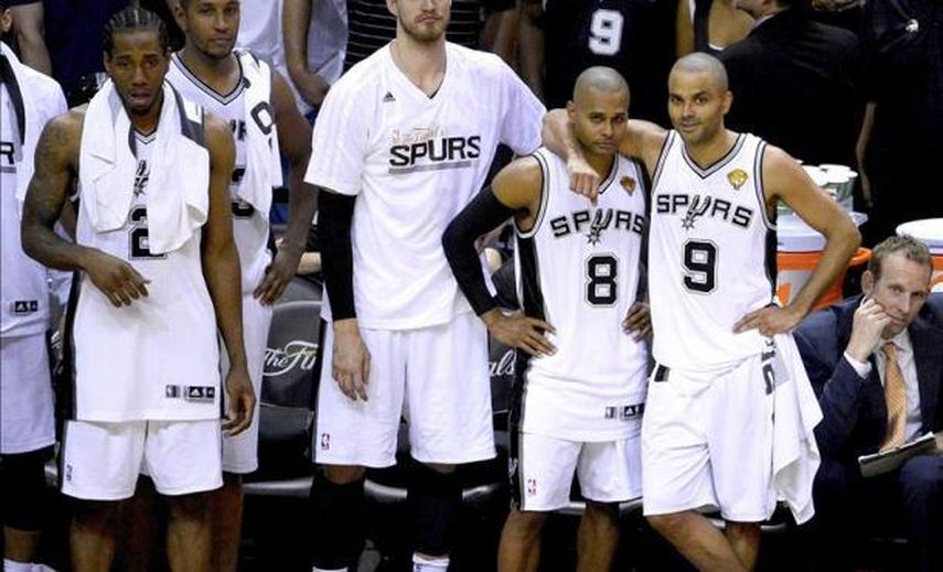 Splitter consiguió su primer título de la NBA e hizo historia para Brasil