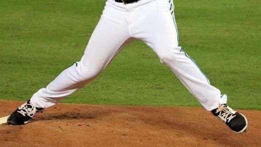 6-1. Desde la lomita de los Diamondbacks, Greinke vence a los Rockies