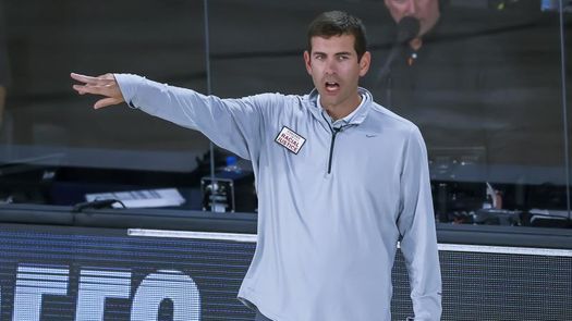 Danny Ainge deja la presidencia de los Celtics y asume el entrenador Brad Stevens