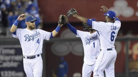 9-6. Los Reales consiguen una remontada histórica y empatan la serie