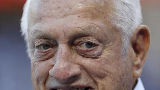 El legendario Lasorda, expiloto de Dodgers, hospitalizado en estado grave