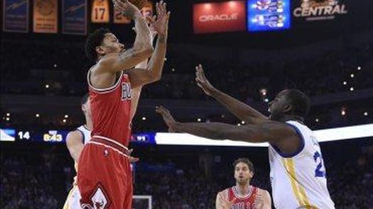 Pau Gasol logró su vigésimo octavo doble-doble ante los Warriors