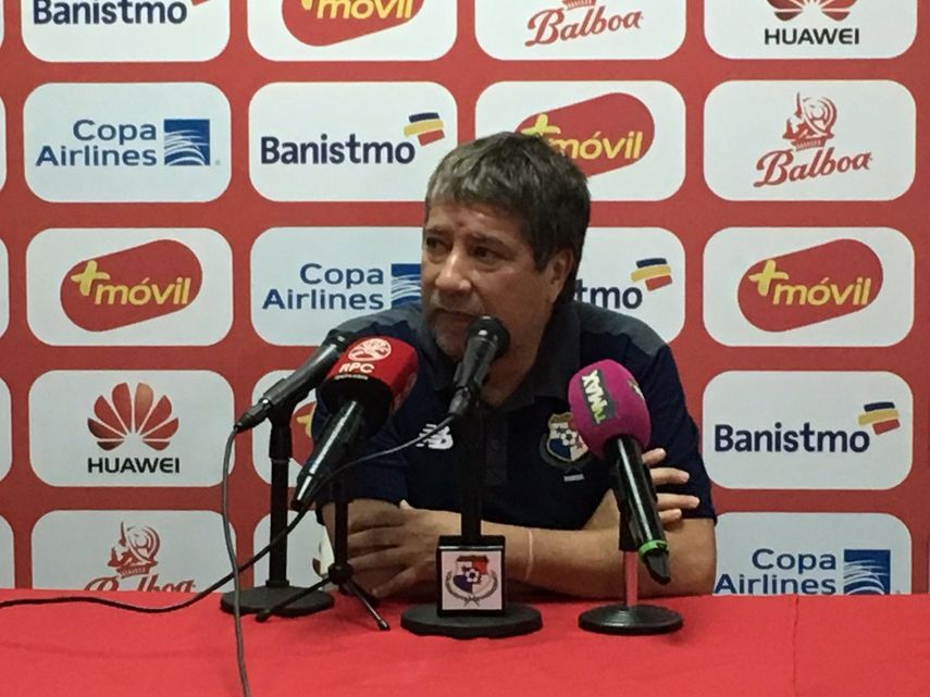 Bolillo Gómez sigue con su novela contra Jorge Luis Pinto