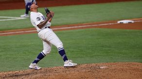 Urías es líder ganador; Correa y Grandal dos jonrones; Maldonado grand slam