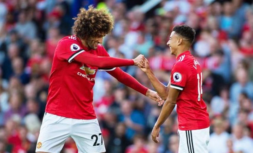Rashford y Fellaini alargan la racha del Manchester United