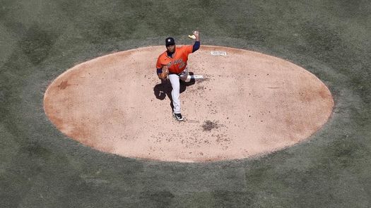 Valdez y McCullers abrirán los juegos uno y dos de los Astros