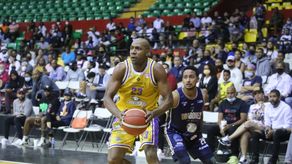 Michael Hicks tuvo una gran noche con los Correcaminos de Colón.