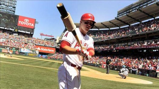 1-0. Trout jonronea y sella el triunfo de los Angelinos