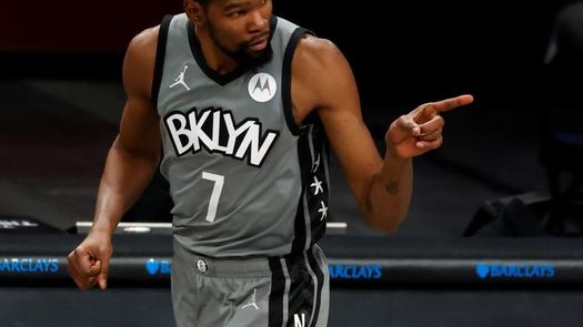 98-85. Harden y Durant lideran el triunfo de los Nets e Irving recuerda a Bryant