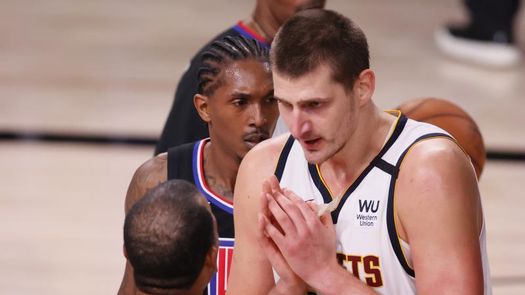 112-120. Nuggets repiten victoria ante los Suns