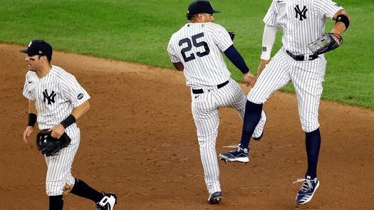 El venezolano Torres empuja dos carreras y sella el triunfo de los Yanquis por 3-1