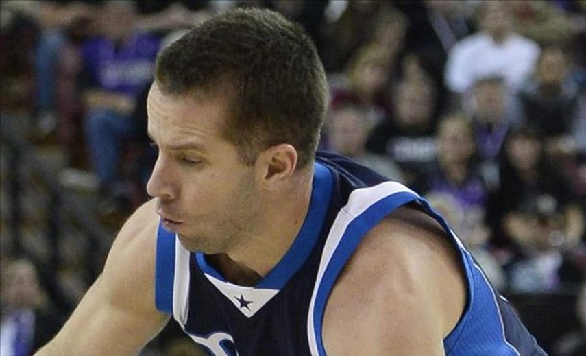 118-111. Barea logra siete triples en el triunfo de los Mavericks