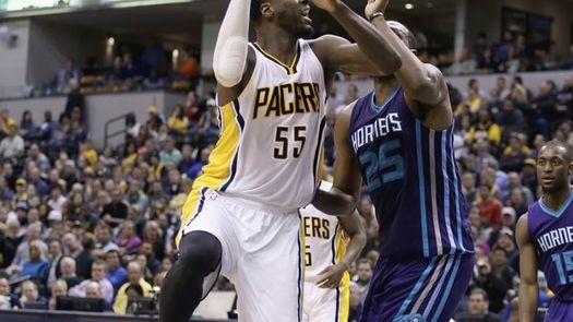 88-86. Hibbert aporta un doble-doble y ganan Pacers