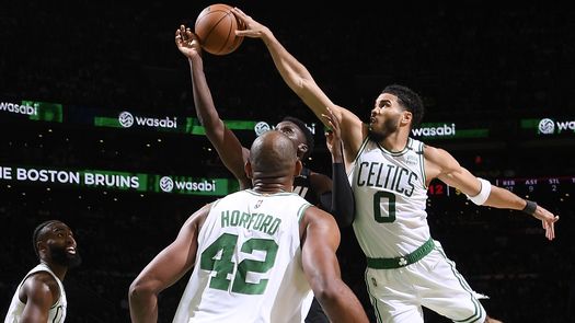 Jayson Tatum lideró a los Celtics en su victoria ante el Heat en el Juego 4 de las Finales del Este en la NBA, ahora igualada 2 a 2.