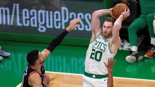 Hayward será baja seis semanas tras exitosa operación de la mano