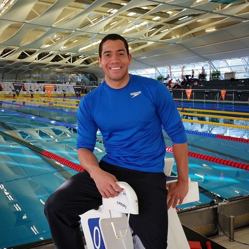 Edgar Crespo avanza a la final de los 100 metros pecho