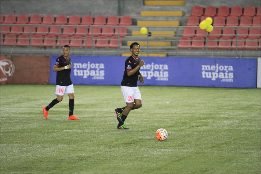 Santa Gema y Árabe Unido ganan; Chorrillo se lleva un amargo empate.