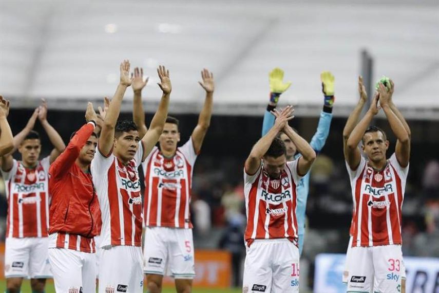 El mexicano Michel Leaño toma el banquillo del Necaxa