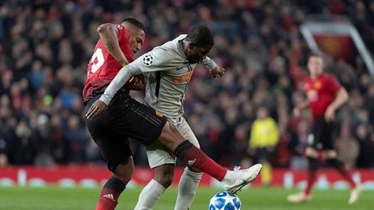 1-0. Fellaini esconde las vergüenzas del United, que estará en octavos