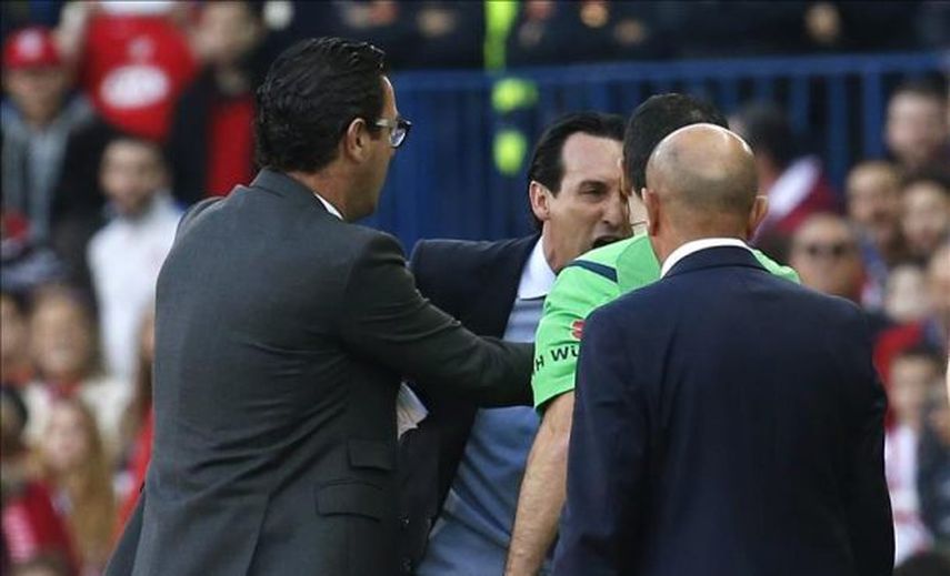 Competición sanciona a Emery con dos partidos y a Vitolo con uno