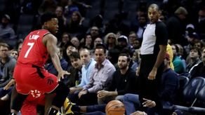 93-113. Lowry marca la diferencia para Raptors en duelo de líderes