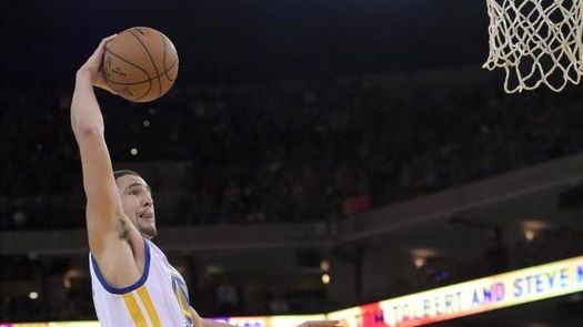 122-79. Ante los Nuggets, Thompson mantuvo ganadores a los Warriors que igualan una marca