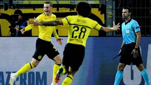 3-0. Bruun Larsen, Paco Alcácer y Reus firman la goleada del Dortmund