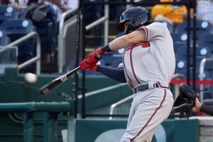 7-2. Swanson pega grand slam y los Bravos se llevan la victoria ante los Filis