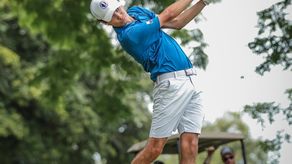 Eduardo Arango lll haciendo swing durante el Pacific Classic Open.&nbsp;