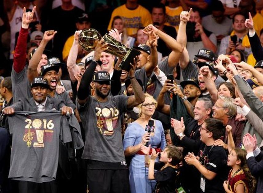89-93. James, como MVP, cumplió su promesa de hacer campeones a los Cavaliers