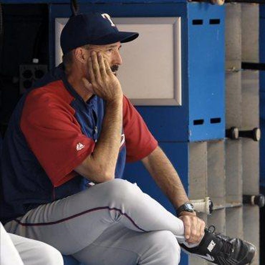 Los Vigilantes entrevistan a Maddux y Buechele para el puesto de piloto