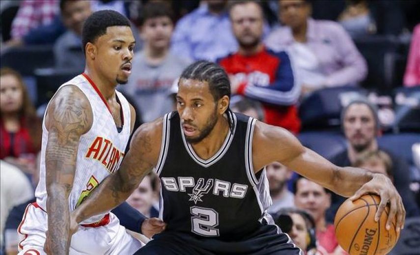Los Spurs marchan invictos en su campo y los Heat recuperan el liderato