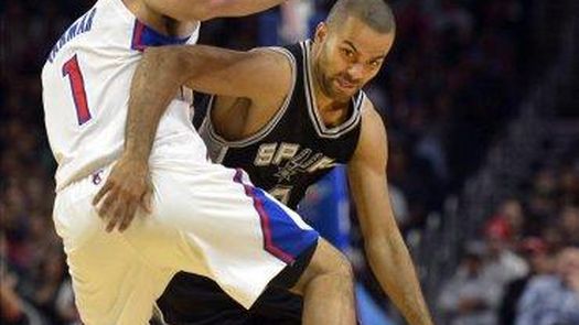 96-107. Parker conduce a los Spurs que detienen su mala racha