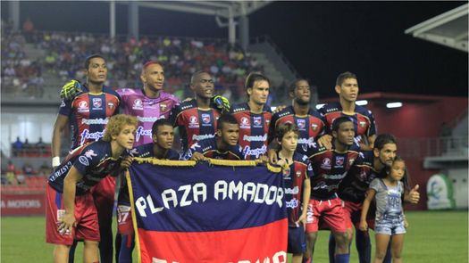 Plaza Amador deja herido al campeón