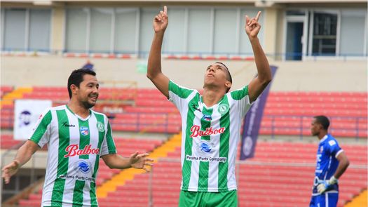 Muñoz y Medina ponen al Alianza más cerca de la salvación