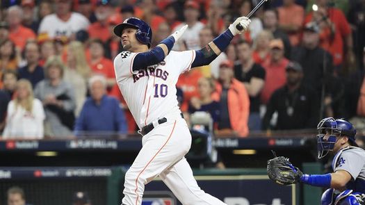 El cubano Yuli Gurriel firma por un año más con los Astros de Houston