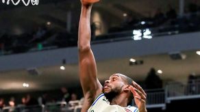 138-99. Middleton, con 31 puntos, lidera exhibición de Bucks ante Warriors