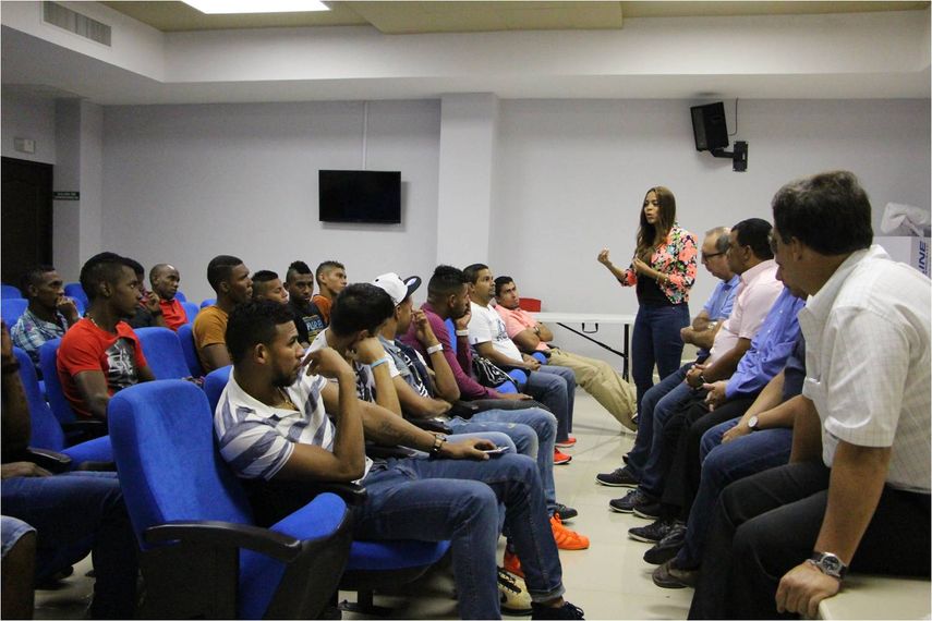 Integrantes de la selección nacional de Panamá se reúnen planificando hacia el 2016