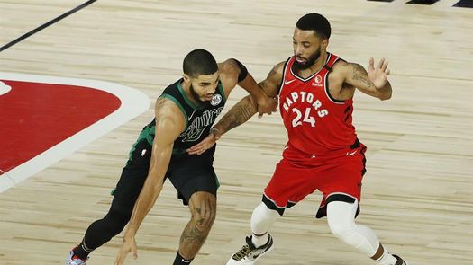 111-89. Los Celtics vuelven a poner a los Raptors contra las cuerdas