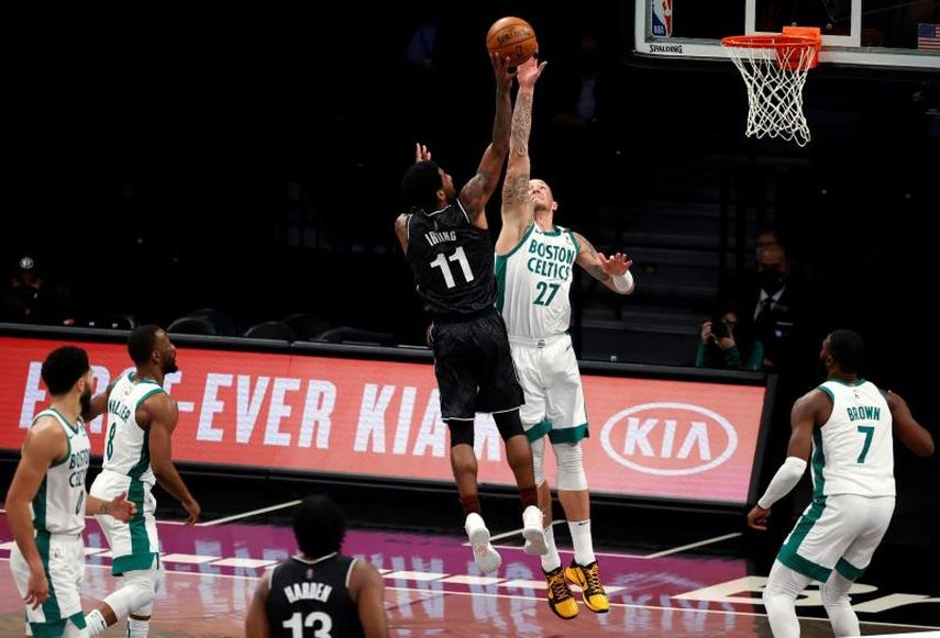 121-109. Irving, con 40 puntos, y Harden mantienen imparables a los Nets