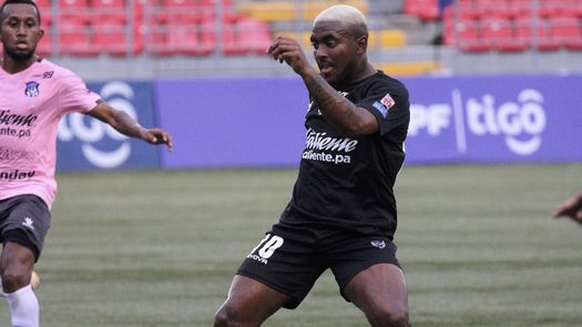 Ricardo Phillips lll destaca en la LPF