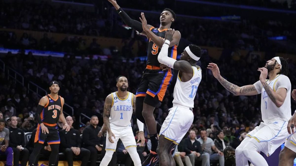 Knicks vencen a los Lakers en Los Angeles