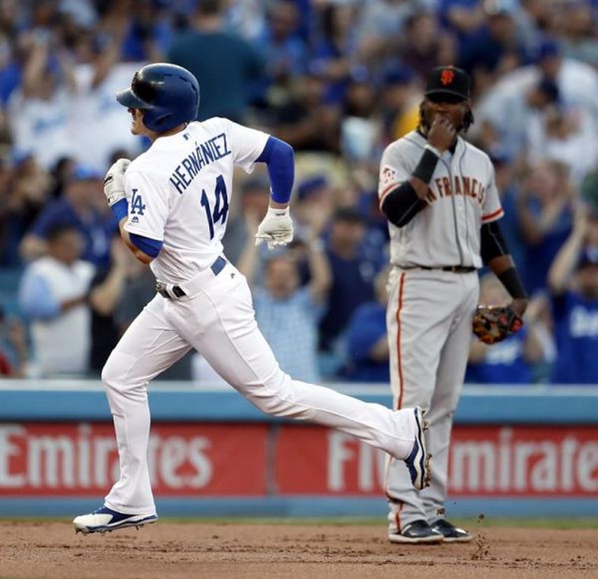 4-6. Hernández pega un jonrón en victoria de los Dodgers sobre los Cerveceros