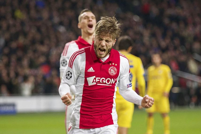 4-0. Schöne y Milik guían al Ajax a la Liga Europa
