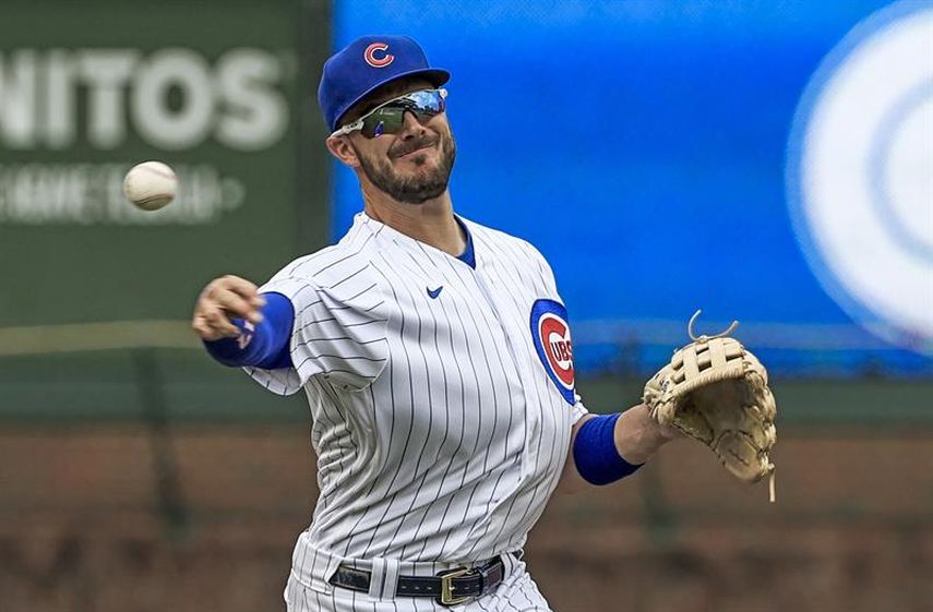 4-3. Robertson y Urías castigan con jonrones a los Rojos