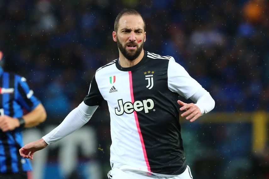 Higuaín sufre molestias musculares, pero los exámenes excluyen una lesión grave