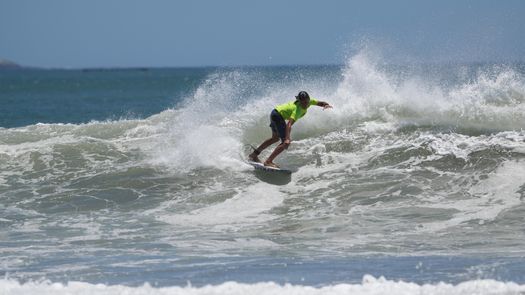Con destacadas actuaciones y un alto nivel técnico en el agua, la primera válida de la Liga Infantil y Juvenil de Surf 2026 marcó el inicio de un circuito que continuará en Isla Colón el próximo 18 y 19 de abril.